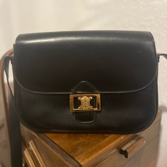 VINTAGE CELINE CROSSBODY LEATHER BAG WITH GOLD HARDWARE - Picture 1 of 11